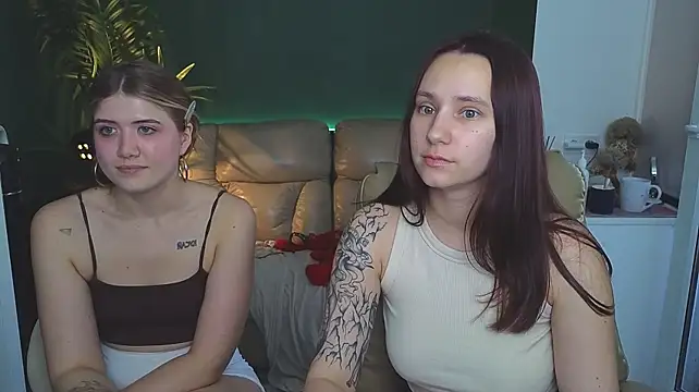HotCaramellsTV - MASSAGE TITS EACH OTHER + :gift:4LT