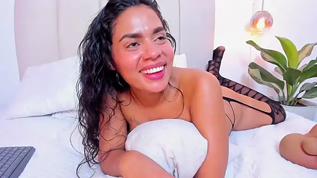 KissMeSara - Spank my butt 15 times 🔥