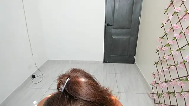 Katia_Gray2 - show pussy + domi cum