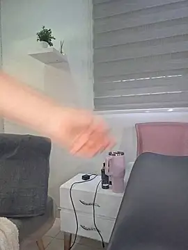 Ana_Luucia - 2 finger in my ass