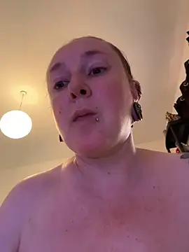 Kisicaxx - oil my huge boobs