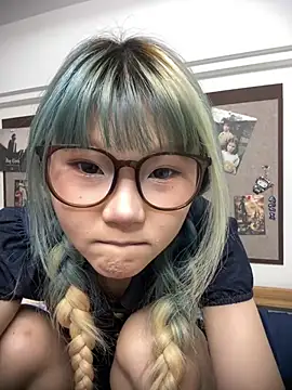 Rocket-Girl - 小骚穴两天没操就骚痒难耐 叫房东大哥的大鸡巴狠狠的抽擦我们