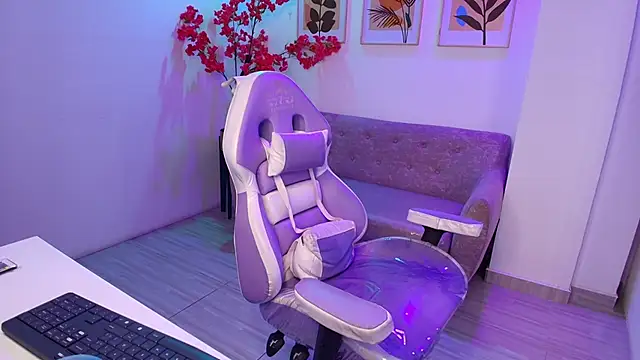 Chloe_hyde - Assemble the dildo for 5 min 🍆💦