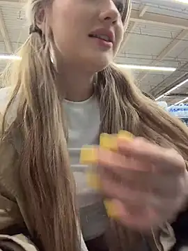 Milaa_sun - slap pussy+open door PUBLIC WC 🚽