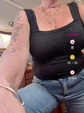 German_Milf - Last tip 4 FUCKVIDEOS Karin&TS Peggy 🍆