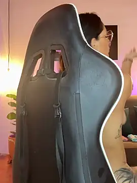 SOYNOOA - Show tits