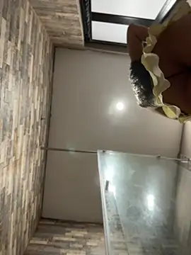 Valentina-gomezz - DESTROY MY CUNT IN THE LOCKERS (PUBLIC)