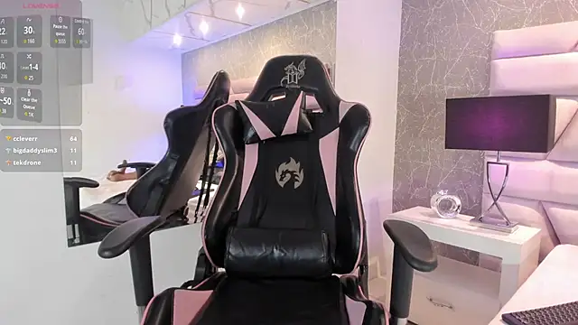 AliiceJhones - oil ass