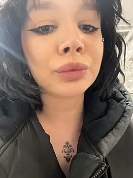 MietteDream - Publicy open boobs in mall near people