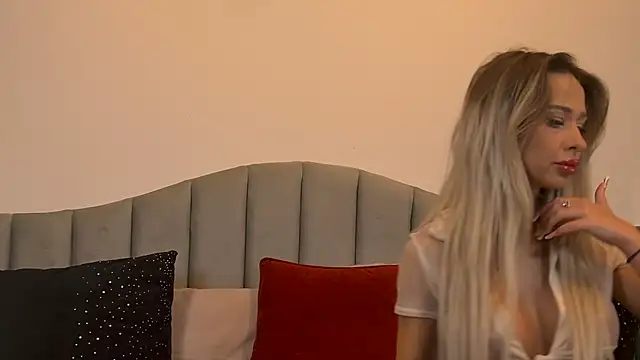 Jo_Reed - mmmm make it rain from my pussy daddy💦