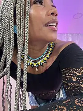 SilvannaFitt - Top off + boobs close up ❤️🍒