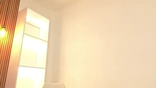 Luna_hot_ass - Oil dripping down my curve ass 🦋✨