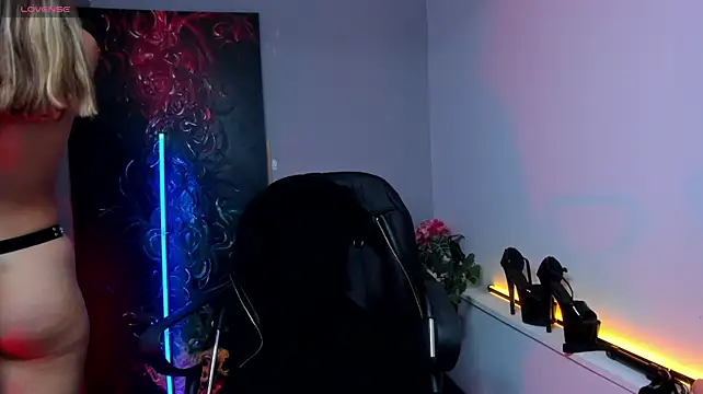 Hikarii__ - PUT TWO FINGERS IN HER PUSSY 💦👄