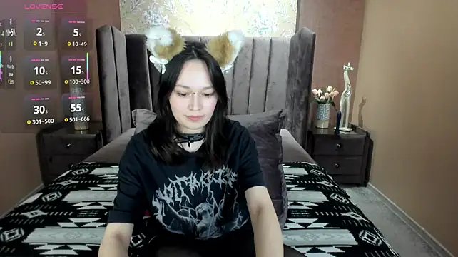 AriettiHamoe - remove T-shirt
