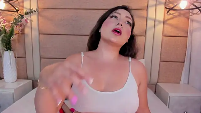 HeidyJones - oil on my tits