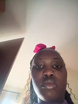 Queen_Arnah254 - Ride dildo till i pour water😩💦💦💦