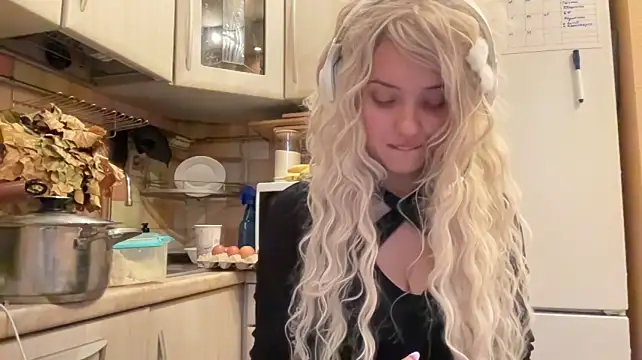 Yeniferyyyy - tease my tits❤️