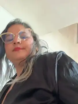 Lucy_Milf_474 - WET FINGERS IN THE PUSSY