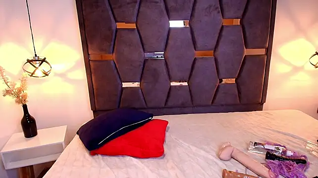 Sara_Naugty - PLAY WITH MY PUSSY HOT+PLUG ANAL😈