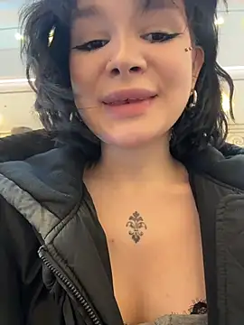 MietteDream - Publicy open boobs in mall near people