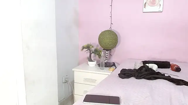 Milady_roxx - spanks