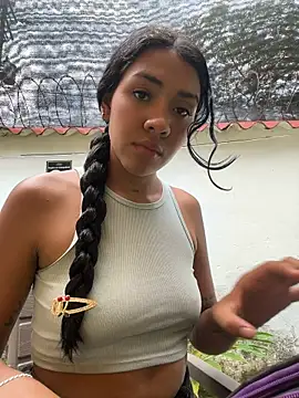Samantha_gyatt - TITS OUT NIPPLE PINCHING