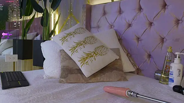 Canela_Montiel - 3 fingers in pussy