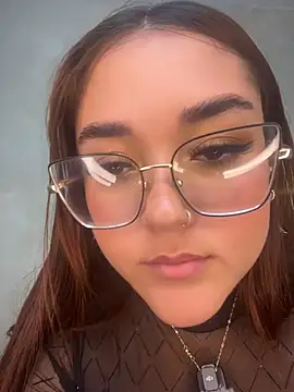 Tiny_Gray - FULL NUDE AND RUB PUSSY