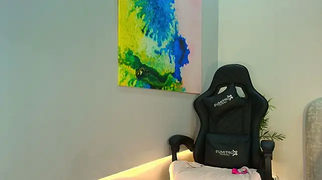 Megan_lux_