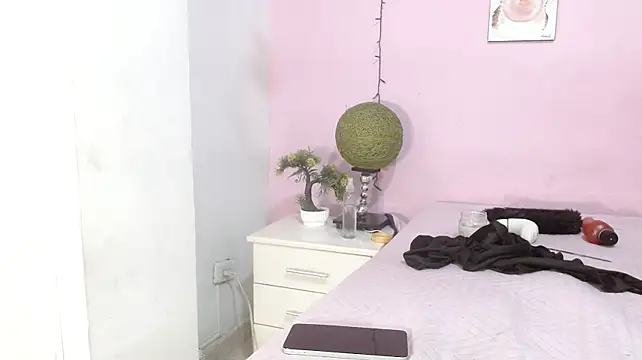 Milady_roxx - spanks
