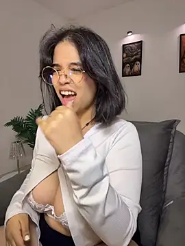 Tati_reyess - show tits