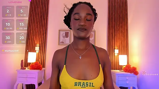 Chloebrunnie - Show small boobs♥