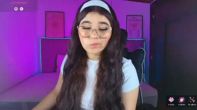 Tifanny_grey - Suck fingers