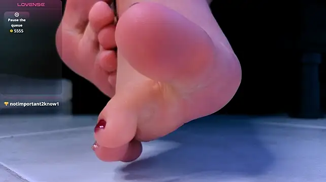 BellatrixKorz_ - worship my feet