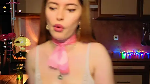EmiliaCouple - suck finger