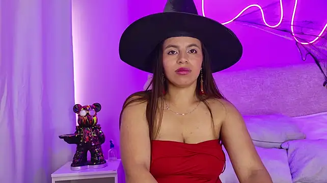 EvaMuriel - I'll masturbate and have a big squirt