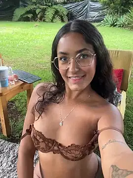 SaraZuletaa - Get naked and figering my thign pussy