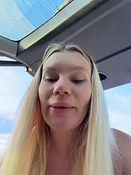 Justmilaa - SIT ON TRAILRR HITCH + BIG 🎁 LT