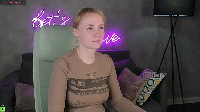 Jooyce_Howward - posa doggy off panty