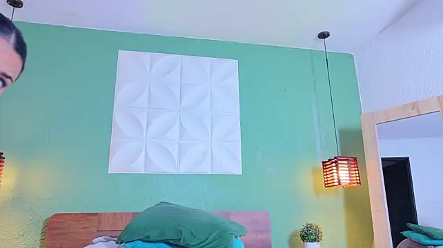 Slutty_hugetits - Squirt all over my bed!