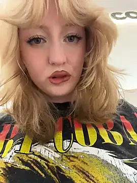 RonnieKiss - Suck nipples