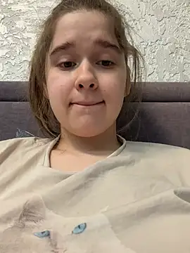 HornyGirlH - SHOW TITS