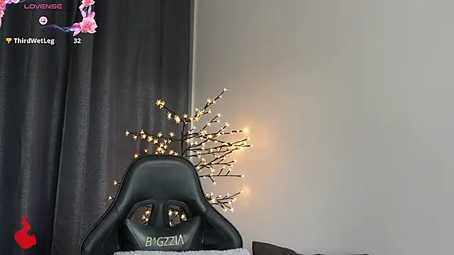 Chloee_breasts - sexy dance until topples