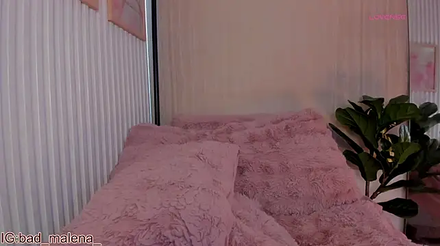 Bad_malena - Flash Boobs 🔥