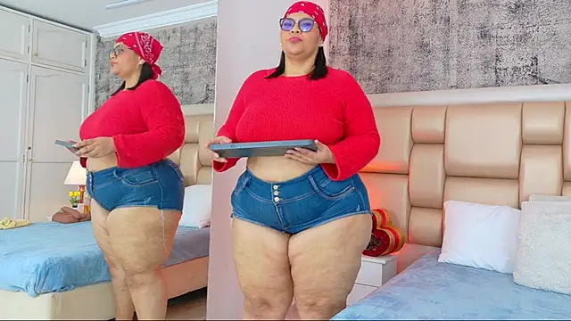 SelennaCooper - SPREAD PUSSYLIPS