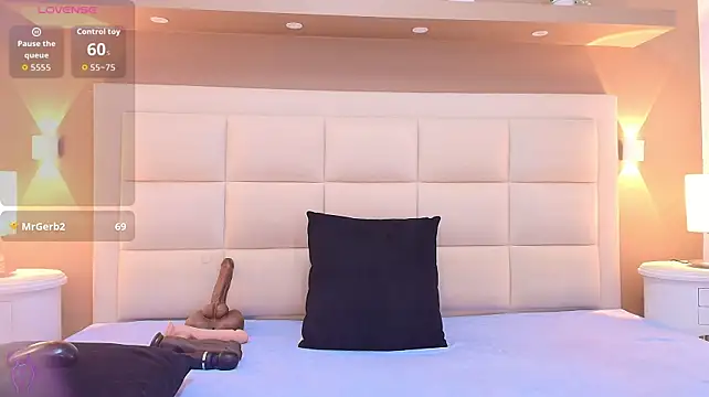HAYLANISMITH - SPREAD BIG ASS -TIGHT PUSSY 👄
