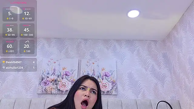 CamiiLove_ - Oil tease on tits + sensual dance 🔥💦