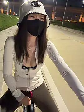 Cookie522 - 脱掉内衣骑行诱惑