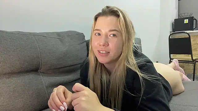 Alyrasun - pull nipples close up