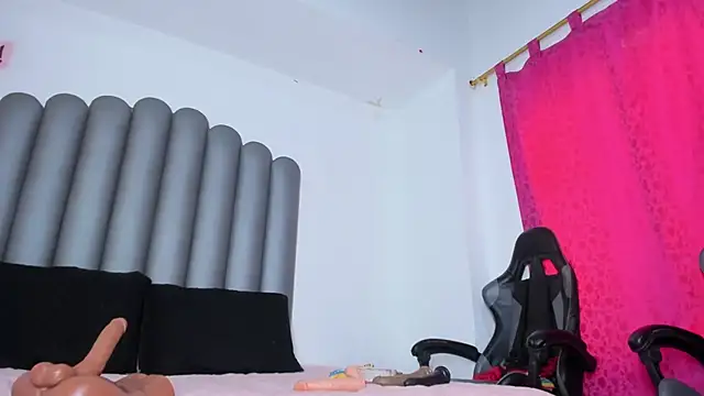 Alisha_Ebonyy - finger in ass